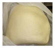 生地はさわると柔らかい