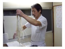 切った麺をまとめる
