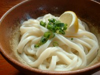 しょうゆうどんをいただきます。